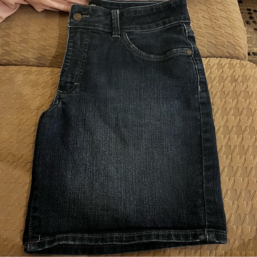 Jean Riders By Lee, Mid Rise Short - Picture 13 of 14